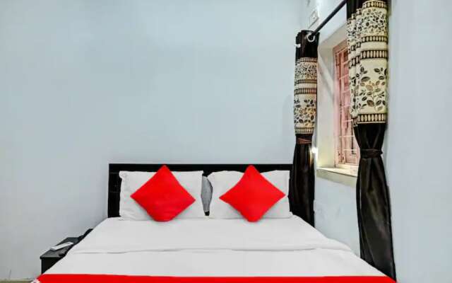 Goroomgo Laxmi Guest House Jadavpur Kolkata