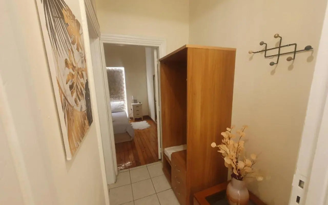 John's Athenian Beauty 45m2 , Metro 7' (Adults Only)