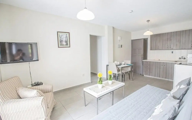 Beautiful Apartment With Communal Pool, Ayia Napa Apartment 1328