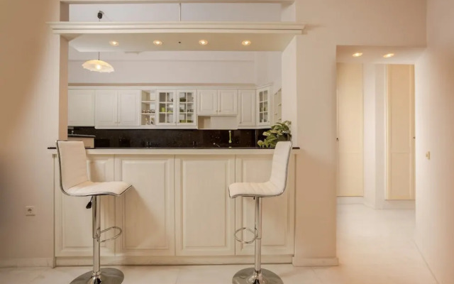 The White Marble Luxury City Apt