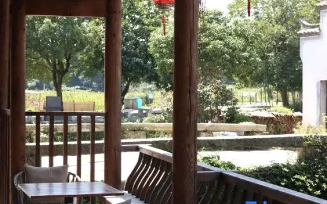 Hongcun Woxi Valley Inn