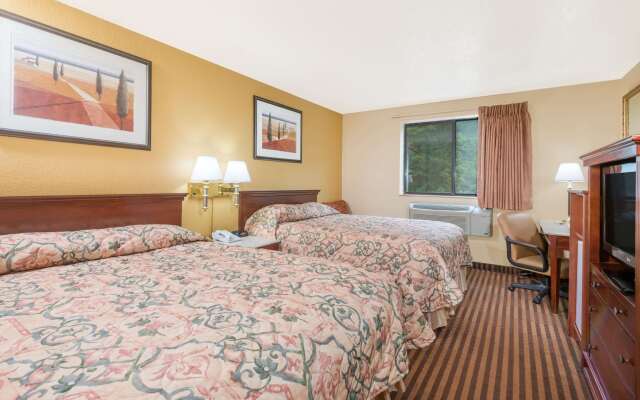 Super 8 by Wyndham La Vale/Cumberland Area