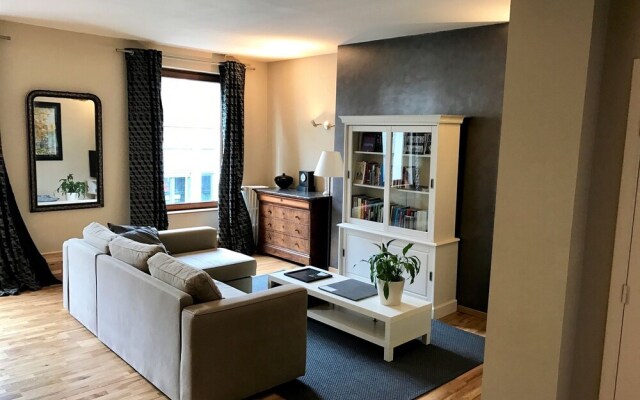 Bright and Modern Apartment With one Bedroom in the City Center of Bru