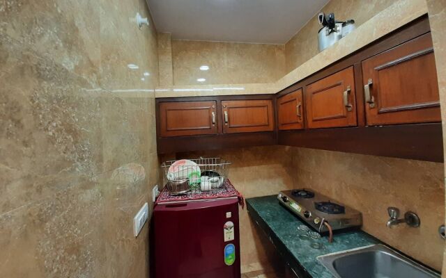 "couple Friendly Private Flat in Posh Lajpat Nagar"