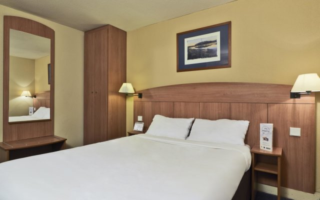 greet Hotel Villeneuve La Garenne