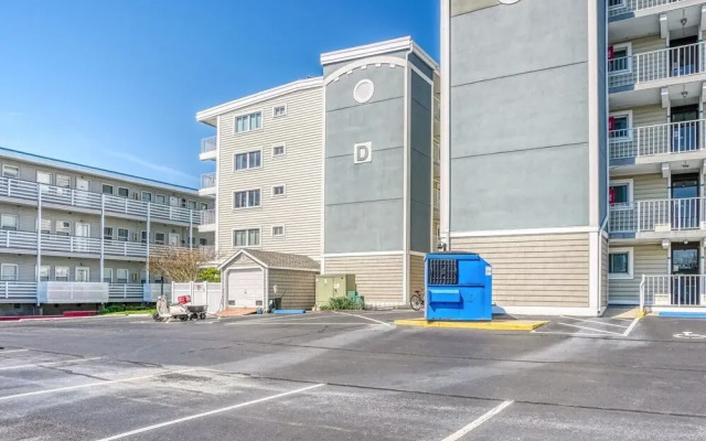 Thunder Island 139d 2 Bedroom Condo by RedAwning