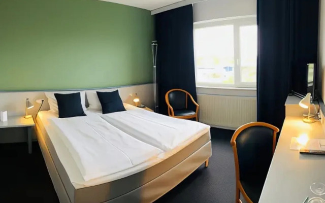 Good Morning + Bad Oldesloe Hotel