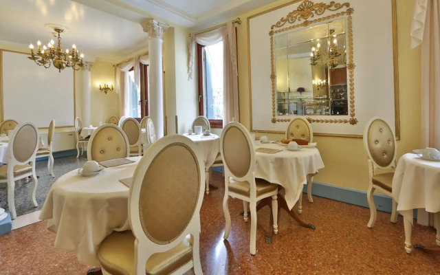 Hotel Arlecchino