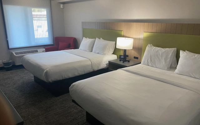 Country Inn & Suites by Radisson, Vallejo Napa Valley, CA