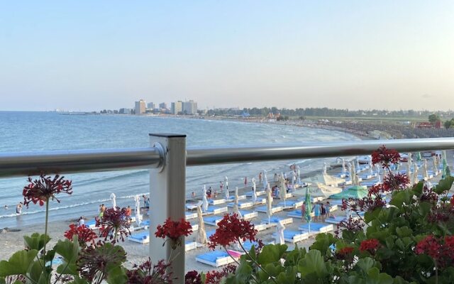Palace Beach Resort