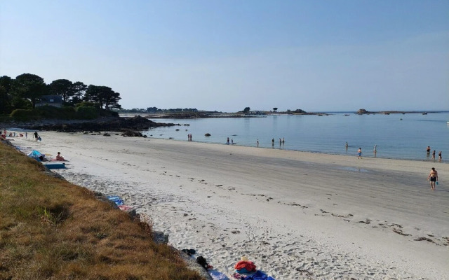 Beachfront Apartment in Plouguerneau