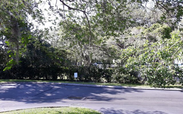 Ramada By Wyndham Temple Terrace/Tampa North