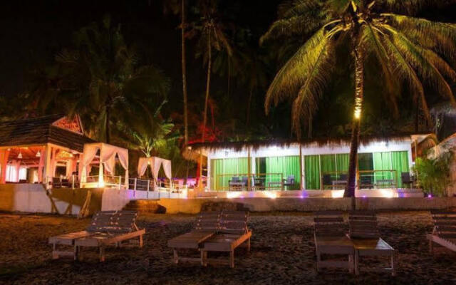 FabHotel Tahira Ashwem Beachfront