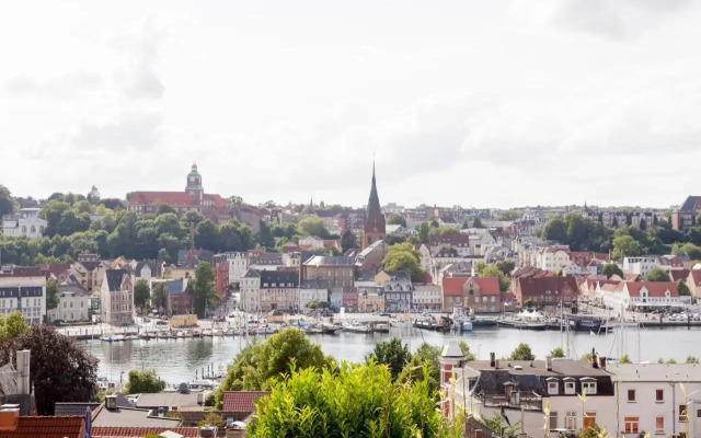 Stadtvilla mit Hafenpanorama