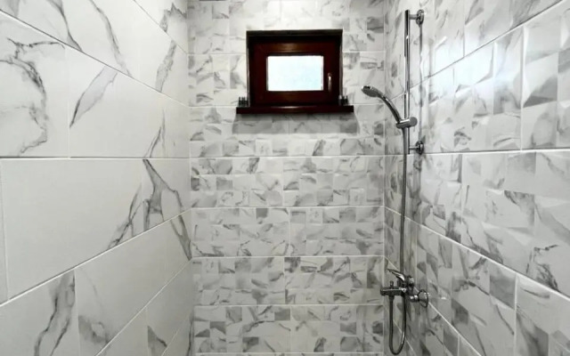 Roots Apartment 2