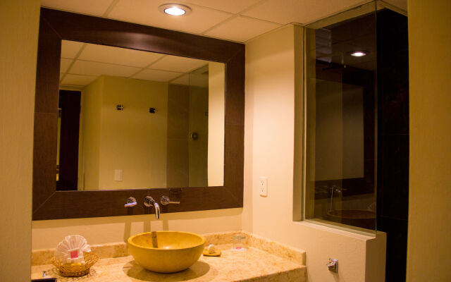 Las Brisas Huatulco – All Inclusive