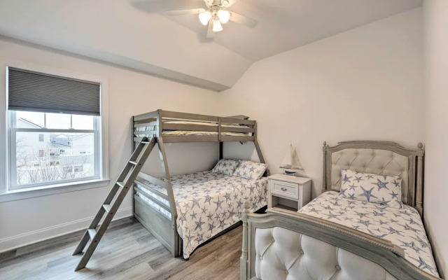 New Townhome < Half Mi to Beach!
