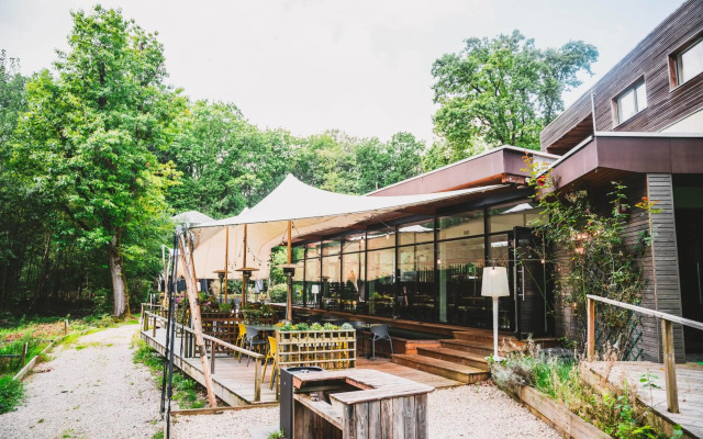 Utopia Hotel