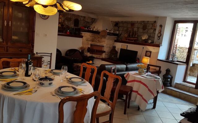 Mama's & Papa's house