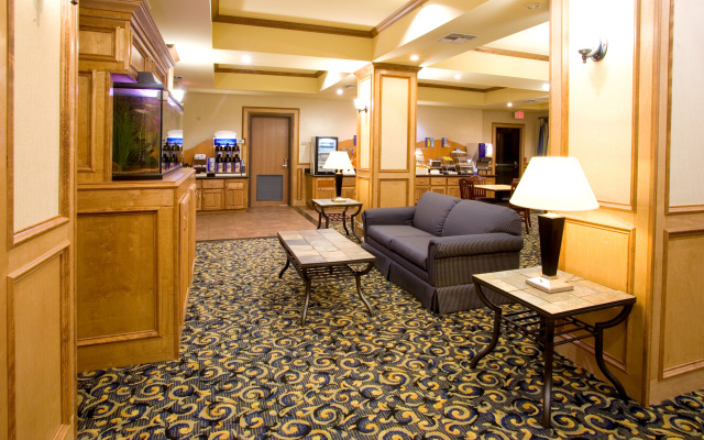 Holiday Inn Express Jourdanton - Pleasanton by IHG