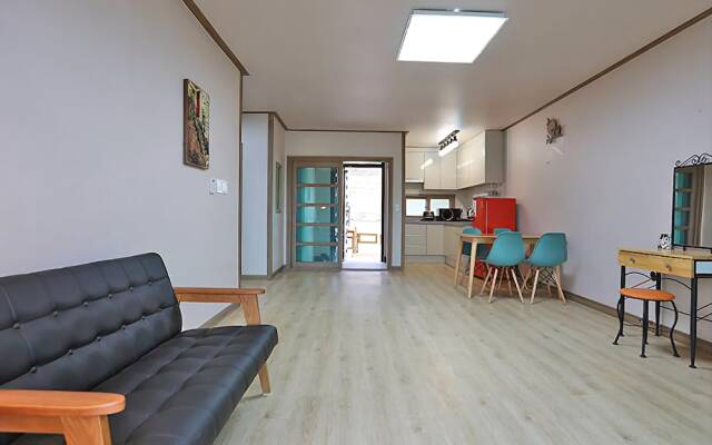 Sokcho Dal Beach Pension