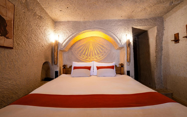 Mysterious Cave Suites