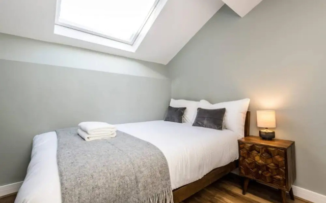 Host Apartments Catharine Quarters III