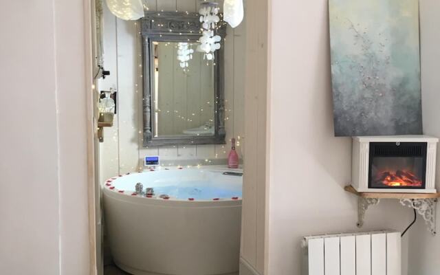 L'Escapade Aixoise Sauna Balnéo Jacuzzi All Inclusive