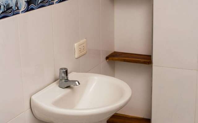 Room-hb1 Triple Room With Air Conditioni