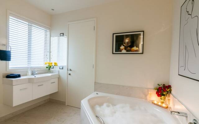 Tawny Hills B&B