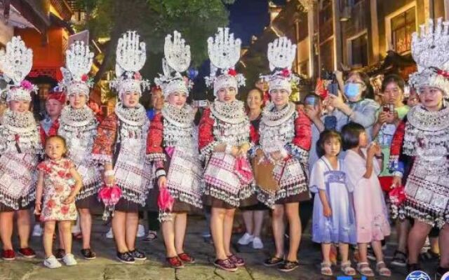 Ruihua Hotel (Zhenjiangge Branch, Zhenyuan Ancient Town)