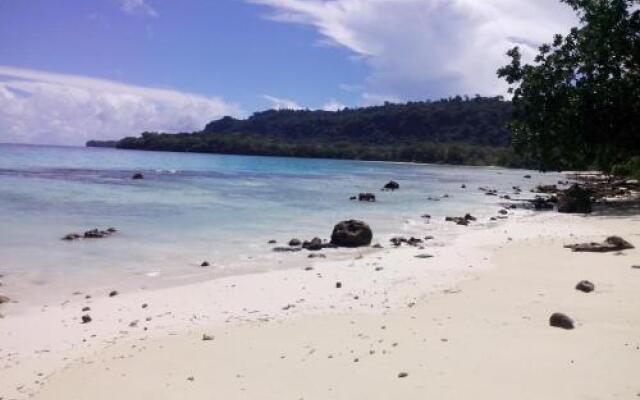 Lonnoc Beach Lodge