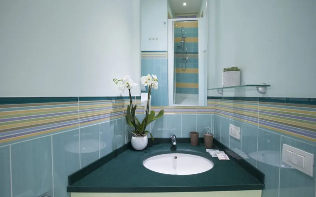 Estate4home- L'Onda Viola