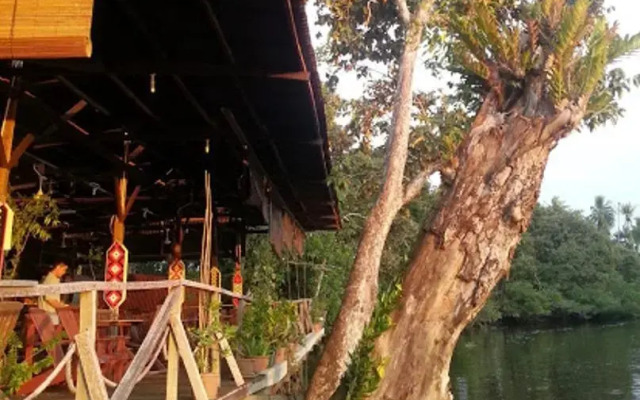 Monkey Tops River Lodge