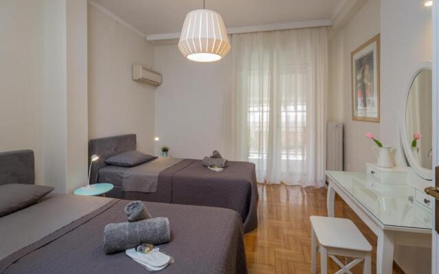 Elite Downtown Central 5th Floor Apartment