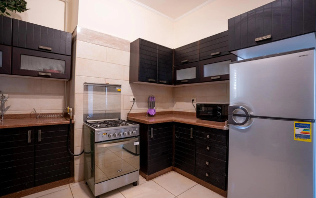Luxurious 1 BR Apartment near Point 90 Mall✯