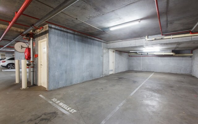 Heart of Theatre District - Pool & Gym