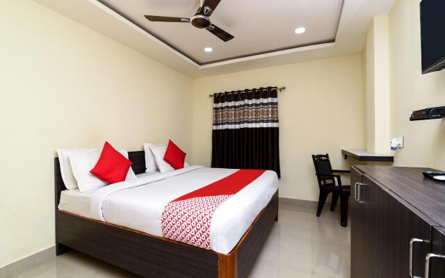 OYO 28367 Akshaya Grand