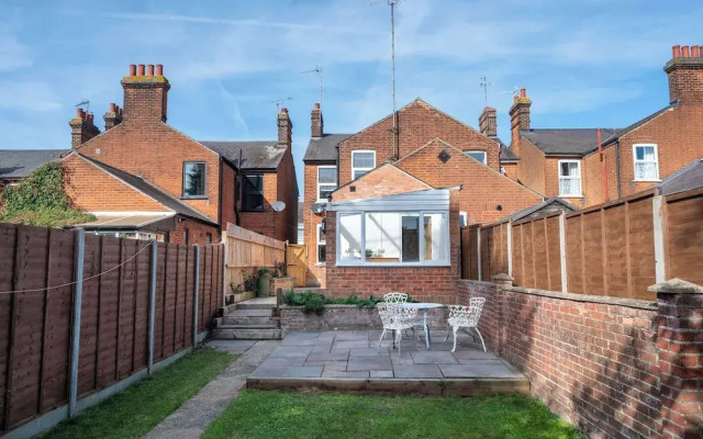 Host Stay Sherrington Road Abode