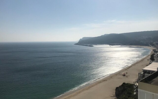 Rent4rest Sesimbra Ocean View Studio - Direct Beach Access