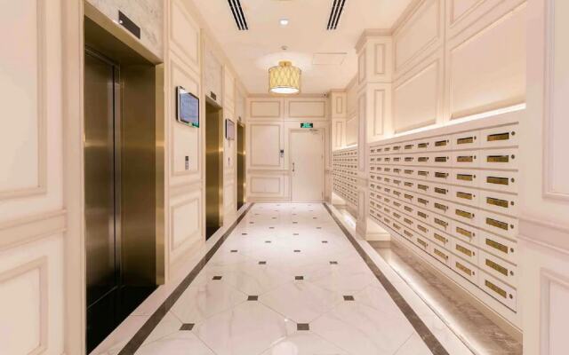 Decox The Art of Beauty - Saigon Royal