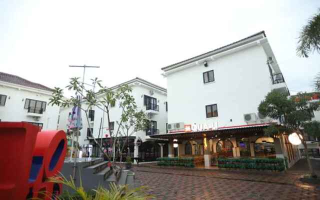 Jember Town Square Apartment by Calli Rooms