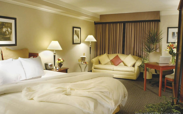 Toronto Don Valley Hotel and Suites