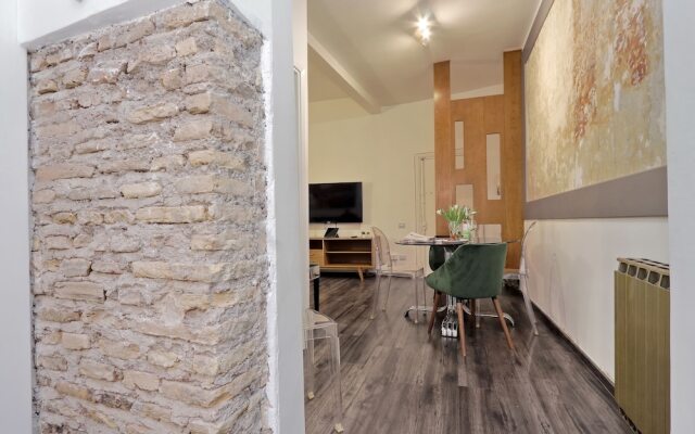 Urbana Apartment