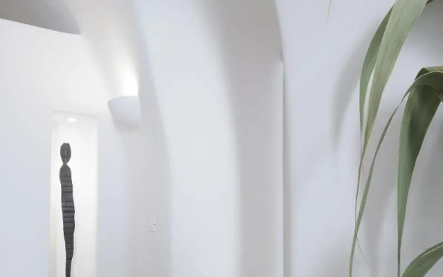 White and Co. La Torre Suites