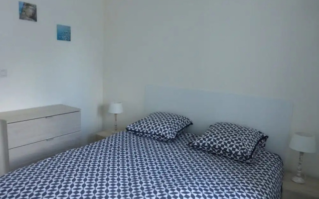 Apartment Near the Beach in Ploulec'h