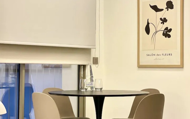 THE NIXON Suite and Apartments Hotel