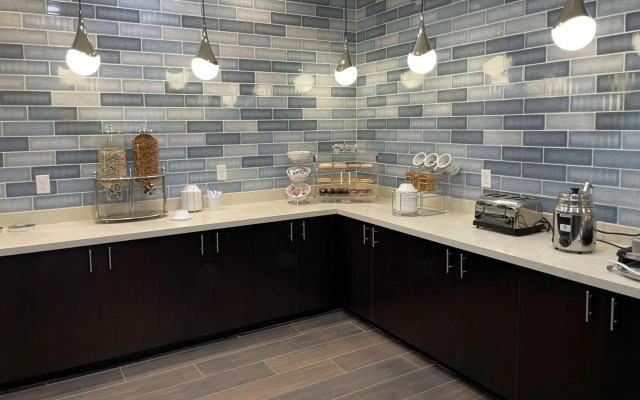La Quinta Inn & Suites by Wyndham Sulphur (Lake Charles)