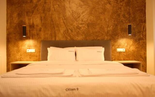 Citizen 9