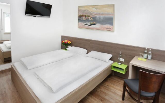 Hotel 37